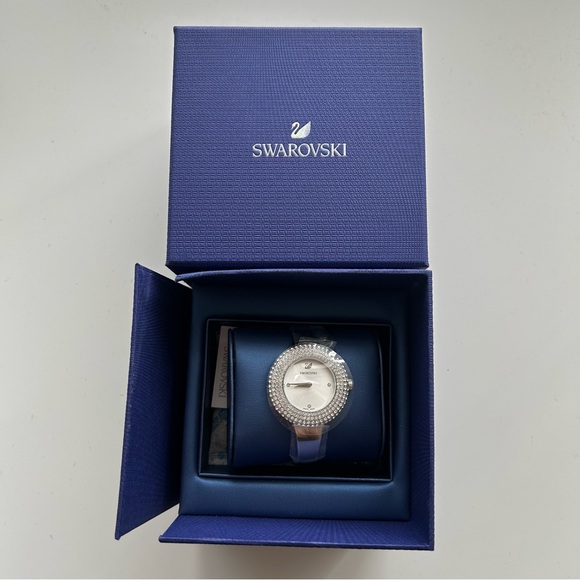 ✨NIB✨Swarovski Crystal Rose Watch - Picture 6 of 13